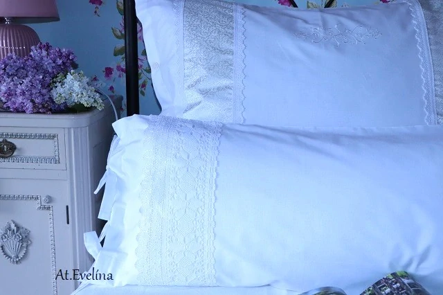 Povlak na podhlavník s krajkami 40x80 cm-2 velik.