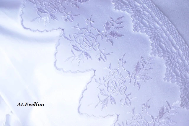 Povlak na podhlavník s krajkou 40x80 cm-2 velik