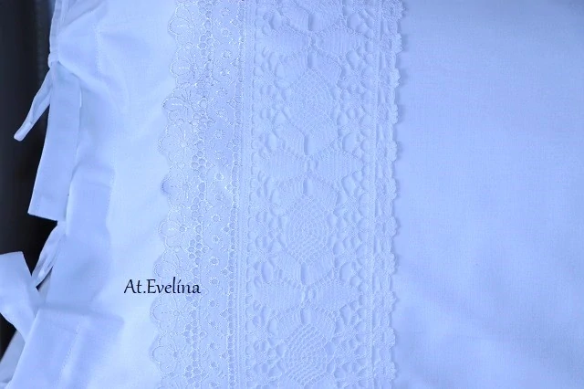 Povlak na podhlavník s krajkami 40x80 cm-2 velik.